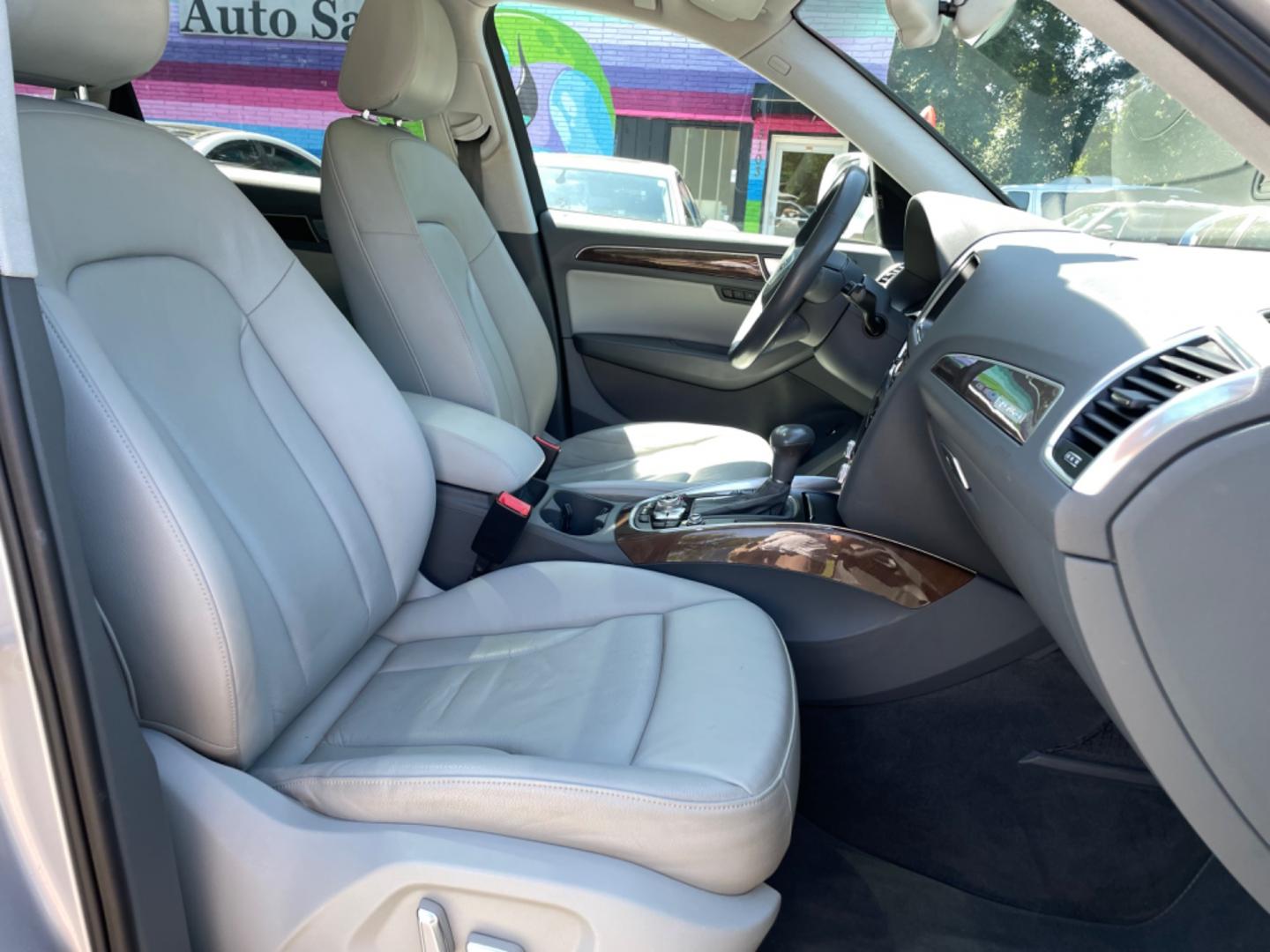 2015 SILVER AUDI Q5 2.0T QUATTRO PREMIUM PLUS (WA1LFAFP5FA) with an 2.0L engine, Automatic transmission, located at 5103 Dorchester Rd., Charleston, SC, 29418-5607, (843) 767-1122, 36.245171, -115.228050 - Local Trade-in with Leather, Panoramic Sunroof, Navigation, Backup Camera, CD/Bluetooth/Radio, Dual Climate Control, Power Everything (windows, locks, seats, mirrors), Memory/Heated Seats, Power Liftgate, All-weather Mats, Push Button Start, Keyless Entry, Alloy Wheels. Clean CarFax (no accidents re - Photo#9